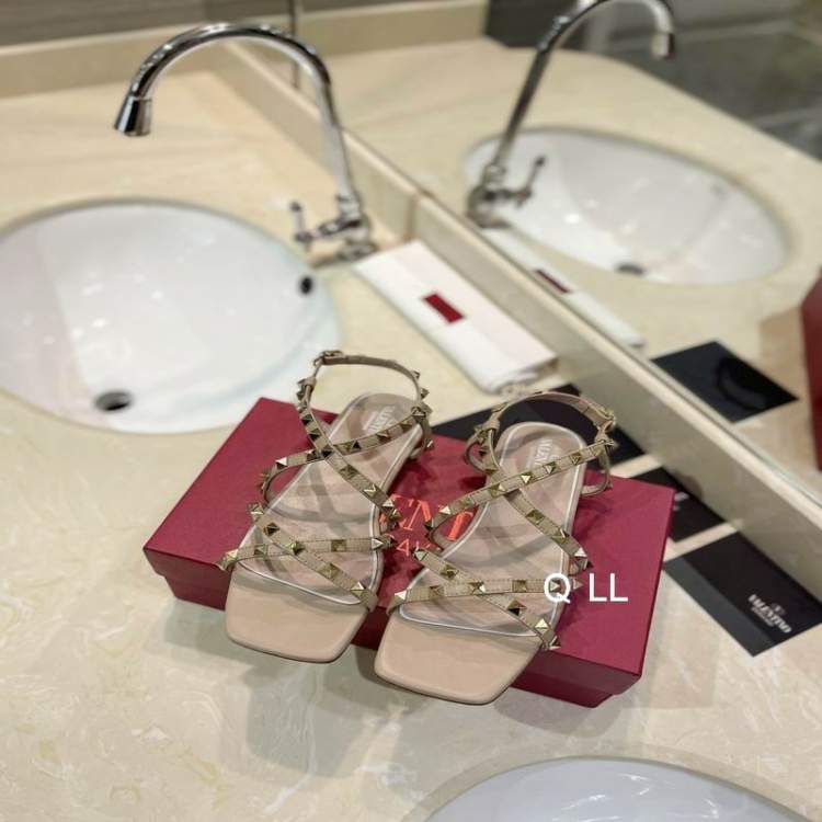 Picture of Valentino Shoes _SKUValentinosz35-40LL070420135